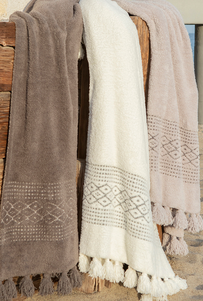 BAREFOOT DREAMS: The COZYCHIC LUXE™ CASA THROW